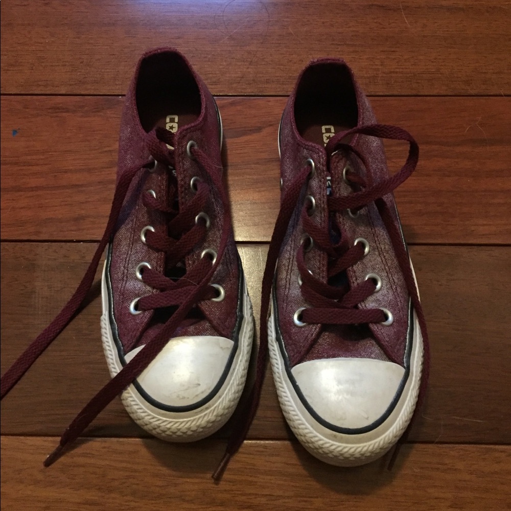 Maroon converse
